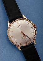 OMEGA HERRENARMBANDUHR, SCHWEIZ UM 1954, NEUTRALES RG-GEH. 750/000, BOD. U. GLASR. AUFGEDR., BLATT REST., WERK VERG., 17 ST., HANDAUFZ., ...
