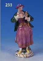 PORZELLANFIGUR, MEISSEN, UM 1760, PUNKTZEIT,JäGERIN MIT VOGEL, KAENDLER-MODELL, BUNTE BE- MALUNG, GOLDSTAFFAGE, H. 13 CM, REST.