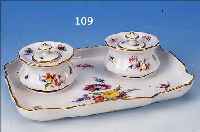 SCHREIBTISCHAUFSATZ, MEISSEN, UM 1860, PORZELLAN, SEHR FEINE BUNTE BEMALUNG VON BLUMENBOUQUETS, STREUBLUMEN UND INSEKTEN, GOLDRäNDER, ...