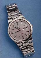 OMEGA HERRENARMBANDUHR GENEVE AUTOMATIK, SCHWEIZ UM 1975, EDELST., EDELST.-ORIG.-BAND, BODEN GESCHR., TAG U. DATUM, WERK VERG., 21 ST., KAL. ...