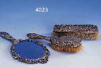 TOILETTENSET, DEUTSCH UM 1900, DRESDEN, HERSTELLER UND VERTREIBER SCHARFFENBERG, 800ER SILBER, BEKANNTER JUWELIER IN DRESDEN, KOMPLETT ...
