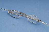 BRILLE, FRANKREICH/ENGLAND UM 1815/20, SILBER, GEPRüFT, GLäSSE RECHTECKIG (ORIG.) BüGEL EINSCHIEBBAR, SIGN. FORSYTH, SAMMEL- WüRDIG, ...