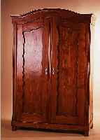 SCHRANK, UM 1860/70, ULME MASSIV, ZWEITüRIG,OBERER ABSCHLUß BOGENFöRMIG, CA. 196 X 133 X 62 CM, OHNE SCHLüSSEL