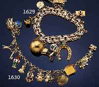 BETTELARMBAND, GG 585/000 UND GG 750/000, 8 ANHäNGER IN V3ERSCH. GOLDGEHALTEN U.A. GLO- BUS, HUFEISEN, KAMERA, ÖSEN FüR WEITER ANHäNGER ...