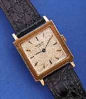 SARCAR ARMBANDUHR, SCHWEIZ UM 1973, GG 750/000, CARREE, BODEN 4-FACH VERSCHR. (1 VERSCHR. ZU ERS.), MATT. VERG. BLATT, 1/4- STD.-ZEICHEN ...