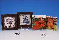 SIEBEN FLIESEN, FRIESLAND, 18. UND 19. JH., FAYENCE, BEMALT IN BLAU UND PURPUR, VERSCH. MOTIVE, HOLZRAHMEN