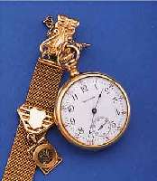 WALTHAM DAMENTASCHEN-/ANHäNGEUHR, USA UM 1908, METALL M. STARKER GG-AUFL. (LT. GRAV. 25 JAHRE GARANTIE), PERF. 2-TEIL. EMAILBL., GEBL. ...