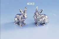 TISCHDEKORATION: 2 HASENSKULPTUREN, 925ER SIL-BER MASSIV, VERSCH. FORMEN, H BIS 4.2 CM, TOTAL CA. 155 G