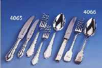 29-TEILIGES BESTECK, BERLIN UM 1820/30, SILBER ( 12- UND 13-LöTIG), BES.-MONOGR., Z.T. MIT ADELSKRONE, BEST. AUS: 6 MENUEGABELN,6 ...