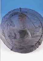 ERNST FUCHS, ROSENTHAL JAHRESTELLER, IN GLAS, 1980, LIM. AUFLAGE, SIGN. UND NUM. 479/3000,IN ORIG. HOLZKASTEN, MIT ZERTIFIKAT, D. CA. 39.5 CM
