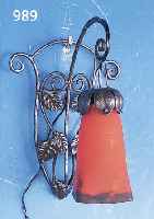 WANDLAMPE, FRANKREICH, 20ER JAHRE, EISENMONTUR MIT BLATTDEKOR, SCHIRM SIGN., MULLER FRERES LUNEVILLE, PATE-DE-VERRE MIT ...
