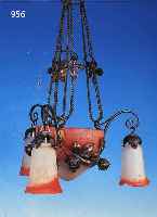 DECKENLAMPE, FRANKREICH, 20ER JAHRE, FARBL. GLAS, PATE-DE-VERRE, ZWISCHEN DEN SCHICHTEN ORANGE EINGEPUDERT, SIGN. NOVERDY, MIT DREI ...
