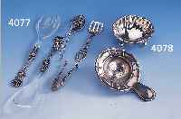 5 VORLEGETEILE MIT DEKOR HILDESHEIMER ROSE, 835ER SILBER, BEST. AUS 2-TEIL. SALATBE- STECK, (KUNSTSTOFF-GEBR.TEILE) ZUCKERZANGE, ...