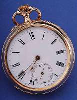 HERRENTASCHENUHR OFFEN, SCHWEIZ/DEUTSCHLAND UM 1900, RG 585/000, BODEN SYM. GUILL., MONO- GR.-SPIEGEL FREI, NUTZSP. üBERARB., EMAILBL. FEIN HAARR. ...