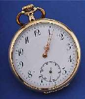 HERRENTASCHENUHR OFFEN, SCHWEIZ UM 1920, ROSE-G. 585/000, BODEN SYM. GUILL., VERSCHL. SCHMUCKMONOGR. CL, EMAILBL., METALLCUV. ...
