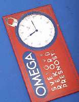 OMEGA WERBESCHILD, TSCHECHOSLOWAKEI UM 1955-60, GLAS, AUFDRUCK Z.T. BER., ALTERS- SPUREN, SAMMLERSTüCK