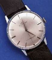 MOVADO HERRENARMBANDUHR, SCHWEIZ UM 1960, UNGETR. LAGERW., ORIG.-ZUST., LAGERSP. MINIM.,CHROM, BODEN U. GLASR. GEDR., 17 ST., RUND- ANKERW., ...