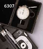 KONVOLUT FEINMESSWERKZEUG FÜR FEINSMECHANIKER/ UHRMACHER: 1X MIKROMETER, IM ORIG.-HOLZKAS- TEN, BEZ. J.E. REINECKER/CHEMNITZ UM 1940, MESSBER. ...