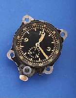 JUNGHANS BORDCHRONOGRAPH, DEUTSCHLAND UM 1939, ALUMINIUM, BODEN M. BAJONETTEVERSCHL., ENTW. FüR DIE DTSCH. LUFTWAFFE, LüNETTE M. 60ER ...