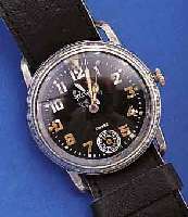 HELVETIA FLIEGER/MILITäRARMBANDUHR, SCHWEIZ UM 1936, METALL VERCHR., SCHARNIERBODEN, LüNETTE M. INNENZEIGER DREHB., D. CA. 41 MM, PERF. ...