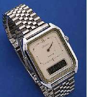 GLASHÜTTE HERRENARMBANDUHR, DEUTSCHLAND UM 1985, QUARTZGEST. DIGITAL- U. ANALOGANZ., METALLGEH. HARTVERCHR., EDELST.-BAND, EDEL- ST.-BODEN ...
