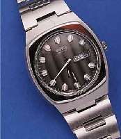 KONVOLUT: 2 HERRENARMBANDUHREN, 1X ARSAMATICPRECISION, AUTOMATIK M. ZENTRALSEK., TAG U. DATUM, EDELST. INCL. EDELST.-BAND, UM 1972, 1X ZENTRA ...