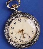 REGULUS REGULUS HERRENTASCHENUHR, 800ER SILBER, SCHWEIZ UM 1908, AUFWEND. RELIEFIERT, GEH.- RÄNDER M. FABELDARST., IM ZENTRUM DES BODENS ...