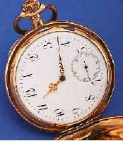 HERRENTASCHENUHR SAVONETTE, SCHWEIZ/DEUTSCH-LAND UM 1912, RG 585/000, BEIDE SCHALEN SYM. GUILL., BER., VERSCHL. SCHMUCKMONOGR. SL, EMAILBL., ...