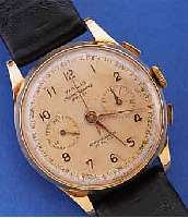WACIS ARMBANDCHRONOGRAPH SWISSE, SCHWEIZ UM 1955, ROSE-G. 750/000, BODEN U. GLASR. GEDR., METALLCUV. ZUR ARMIERUNG, VERS. BLATT, ALTERS-BED. L. FL., ...