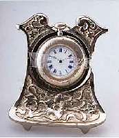 TASCHENUHR MIT STäNDER, NACHGUß VERS., NACH VORLAGE 1905, TASCHENUHR UM 1875, SILBER,BREITER GLASR., PERF. EMAILBL. M. ORIG.-STIL- ...