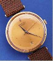 CORUM HERRENARMBANDUHR AUTOMATIK, EDELST., BODEN U. VERG. LüNETTE GEDR., SCHWEIZ UM 1965,19 ST., ZENTRALROTOR, BASISKAL. ETA 2452, SCHR.-UNR., ...
