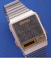 SEIKO HERRENARMBANDUHR MIT ZEITANSAGE UND DIGITALER ZEITANZEIGE, JAPAN UM 1985, ELO- XIERTE LüNETTE, EDELST.-BAND U. VERSCHR. BODEN, ...