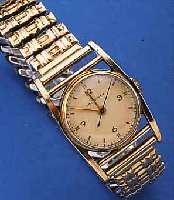 LONGINES HERRENARMBANDUHR, SCHWEIZ/USA UM 1942, GG-FILLED, BET. BANDANST., BLATT REST., BODEN U. GLASR. GEDR., RUNDANKERW., KAL. 10L, M. INDIR. ...