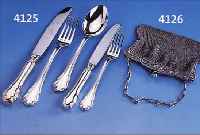 32-TEILIGES BESTECK FüR 6 PERSONEN, 925ER SILBER, BEST. AUS: 6 GABELN, 6 MESSER (GRIFFE GEFüLLT, KLINGEN STAHL), 6 LöFFEL, 2 ...