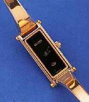 GUCCI DAMENARMBANDUHR, GG-AUFL. INCL. SPANGENBAND, HIGH-TECH-QUARTZW., MINERALFLACH-GL., BODEN GEDR., SCHWEIZ UM 1988, NUTZSP. ALTERSBED., ...