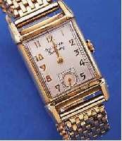 BULOVA HERRENARMBANDUHR EXCELLENCY, USA UM 1949, ROSE-G.-FILLED INCL. BAND ZEITIDENT., RECT.-FORM BER., BODEN GEDR., KL. SEK. VERT., FORMANKERW., ...