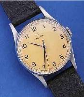 OMEGA MILITäRARMBANDUHR, FüR DIE BRIT. ARMEE, SO REG.-GRAV. AUF EDELST.-BODEN GEDR., ALUMINIUMGEH., KONTRASTZIFFERBL., L. FL., 16 ST., ...