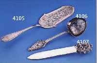 TORTENHEBER, POLEN WARSCHAU 30ER JAHRE, 800ER SILBER, REICH FLORAL VERZIERT, L. CA. 28 CM, RüCKS. BES.-MONOGRAMM