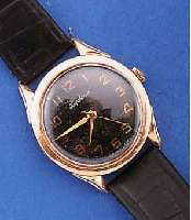 KIROWSKIJE HERRENARMBANDUHR, SOWIETUNION UM 1965, RG 583/000, BODEN GEDR., BLATT ALTERS- BED. FL., RUNDANKERW., 17 ST., HANDAUFZUG, BASISKAL. ...