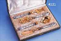 4-TEIL. PETIT-FOURS-BESTECK, DEUTSCH UM 1900, GRIFFE 800ER SILBER, GEBR.-TEILE MESSING VERGOLDET, BEIDS. FEINES JUGENDSTIL- DEKOR, ...