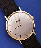 LONGINES HERRENARMBANDUHR, SCHWEIZ UM 1968, FLACHES GG 750/000-GEH., GLASR. GEDR., VERS. BLATT, RUNDANKERW., 17 ST., HANDAUFZUGKAL. 428, ...