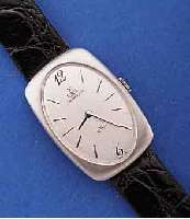 EBEL ARMBANDUHR DESIGNERMODELL RUE DE LA PAIX, SCHWEIZ UM 1972, EDELST. POL., SAT. GLASR. GEDR., RUNDANKERW., BASISKAL. ETA 2512, 17 ST. ...