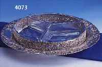 ANBIETSCHALE MIT 3 GLASEINTEILUNGEN, UM 1900, HANAU, SCHLEIßNER, 800ER SILBER, BAROCKSTIL, KUGELFüßE, PARTIELL NACHGE- STOCHEN, ...