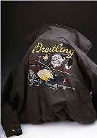 BREITLING FLIEGERJACKE, OLIVGRüN, GELBES INNENFUTTER, RüCKSEITIG MEHRFARBIG BESTICKT, GR. XL, JACKE WURDE NUR AN KONZESSIONäRE ABGE-GEBEN, ...