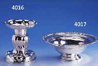 ANBIETSCHALE, AMERIKA, 925ER SILBER, FUß GEFüLLT, TOTAL CA. 420 G, RAND MIT KORDEL-VEZRIERUNG, FAHNE MIT DURCHBRUCHARBEIT, H CA. 9.5 CM, D ...