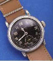 KONVOLUT: 2 FLIEGERARMBANDUHREN, SCHWEIZER PRODUKT. UM 1935, BEIDE METALL VERCHR., BEIDE SCHW. BLäTTER BER., BEIDE 15 ST. SCHWEIZER ...