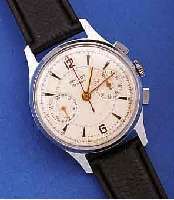 POLJOT ARMBANDCHRONOGRAPH, SOWJETUNION UM 1959, METALL VERCHR., EDELST.-BODEN U. GLASR. GEDR., VERS. BLATT, ZUM RAND ZU L. FL., 45- ...