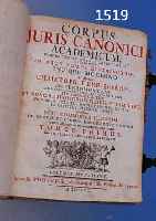 CORPCORPUS JURIS CANONICI ACADEMIUM, REIESLEBEN/ FERROMONTANI, THURN 1757, SIEBEN BÄNDE IN EINEM BUCH, GEPRÄGTER PERGAMENTEINBAND, ORIG. ...
