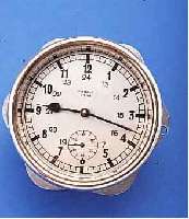 KIENZLE EINBAUUHR (Z.B. LKW), 8-TAGEWERK, ALUMINIUM-GEH., AUFZUG U. ZEIGERST. RüCKS., REG. NR. 84703, DEUTSCHL. UM 1948, ZWAR GEH- FäHIG, ...