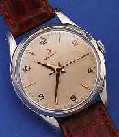 KONVOLUT: 2 OMEGA HERRENARMBANDUHREN, GE- FERT. NACH VERSCH. KONZEPTEN U. ZEITEN, 1X EDELST., ART DECO, BODEN GEDR., 2-FARB. BLATT FL., 15 ST., ...